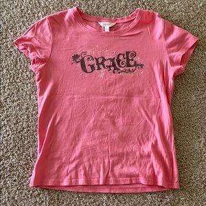 pink t-shirt